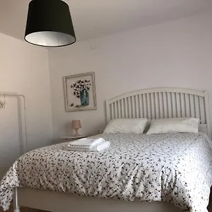 https://descalzos-apartment-old-town.top-hotels-tarragona.com